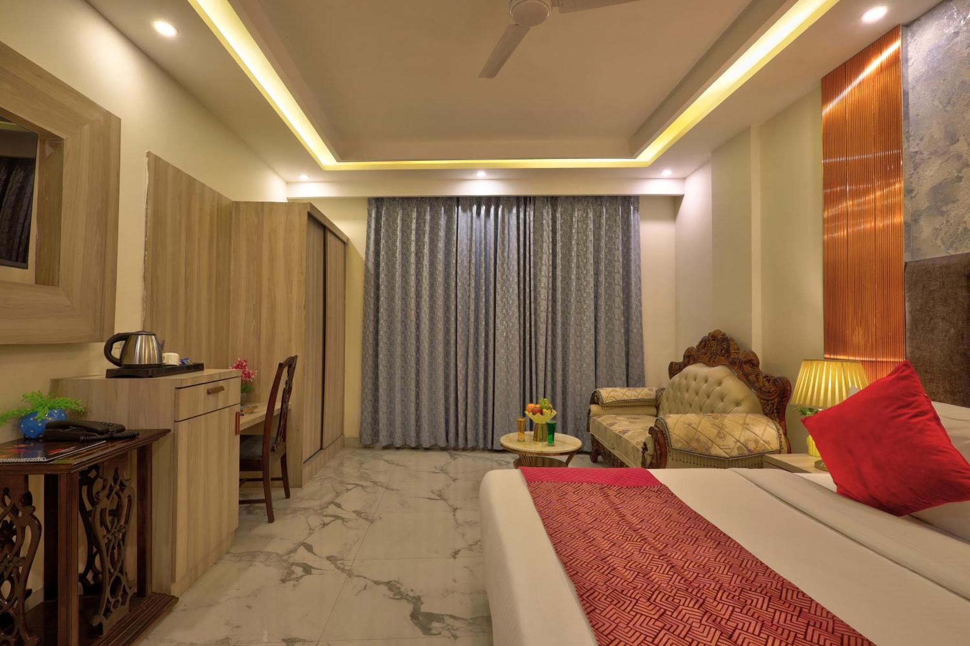Hotel East Residency Aerocity Delhi Airport 4* New Delhi