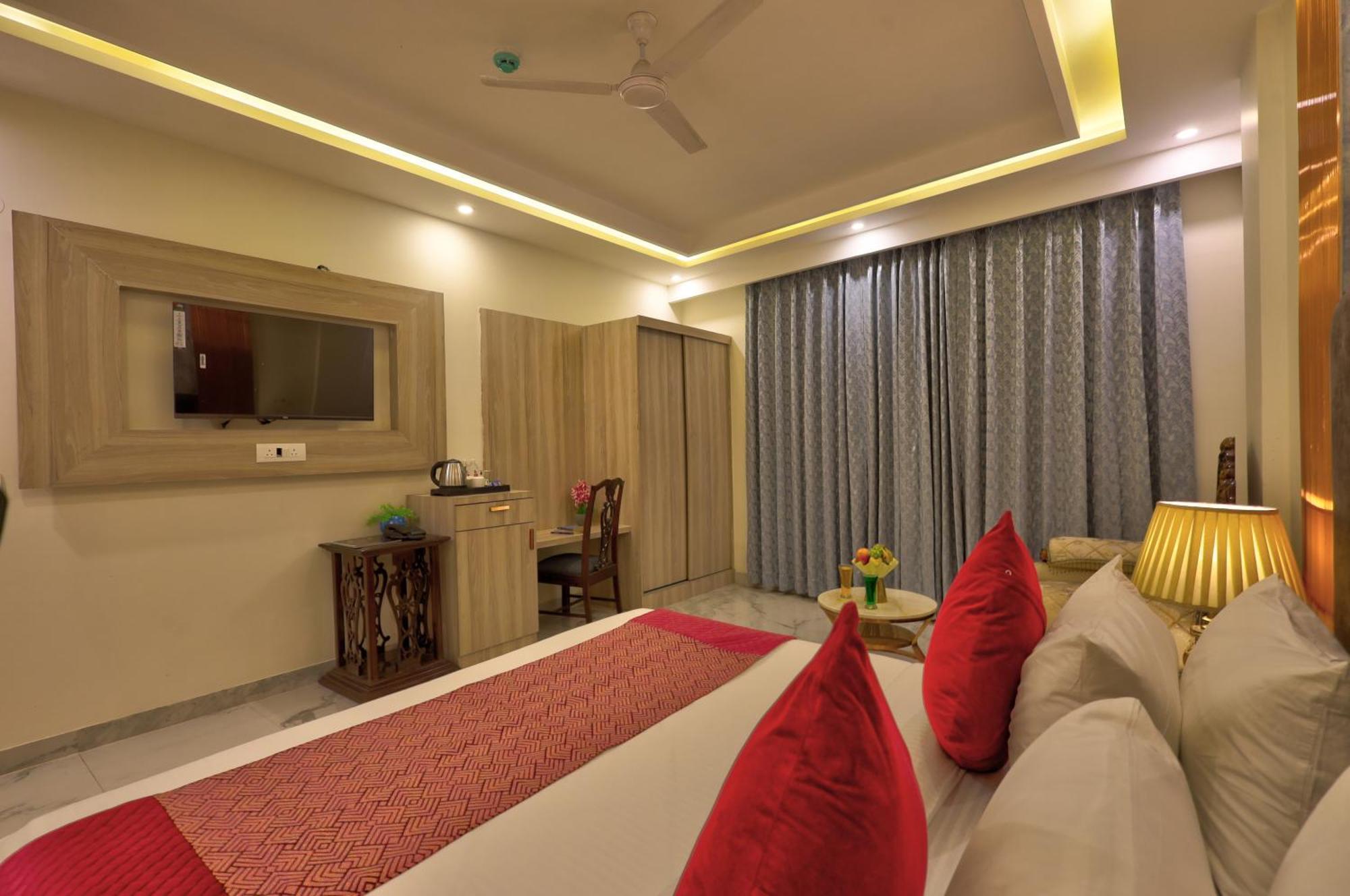 Hotel East Residency Aerocity Delhi Airport Hotel