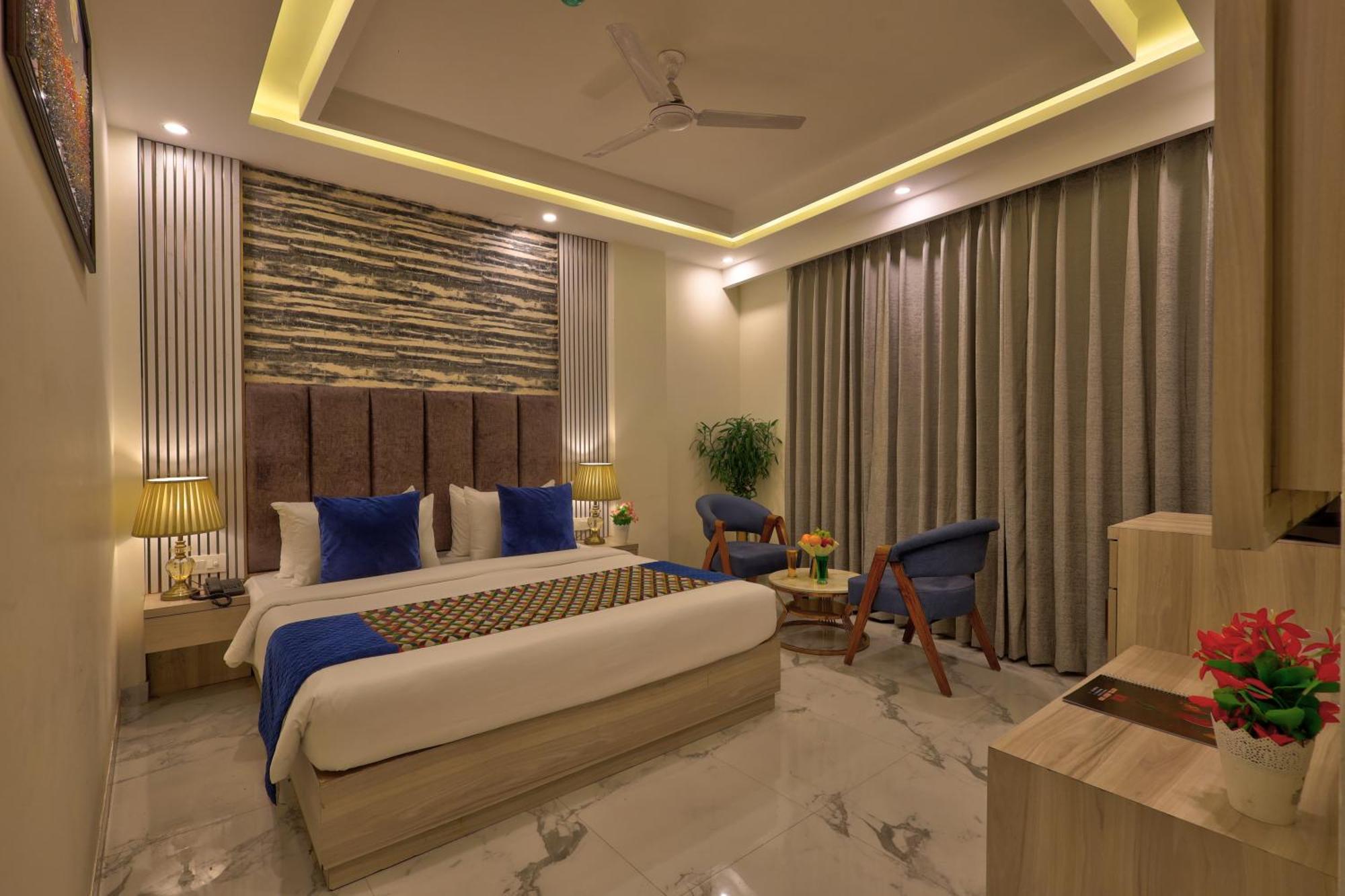 Hotel East Residency Aerocity Delhi Airport 4*