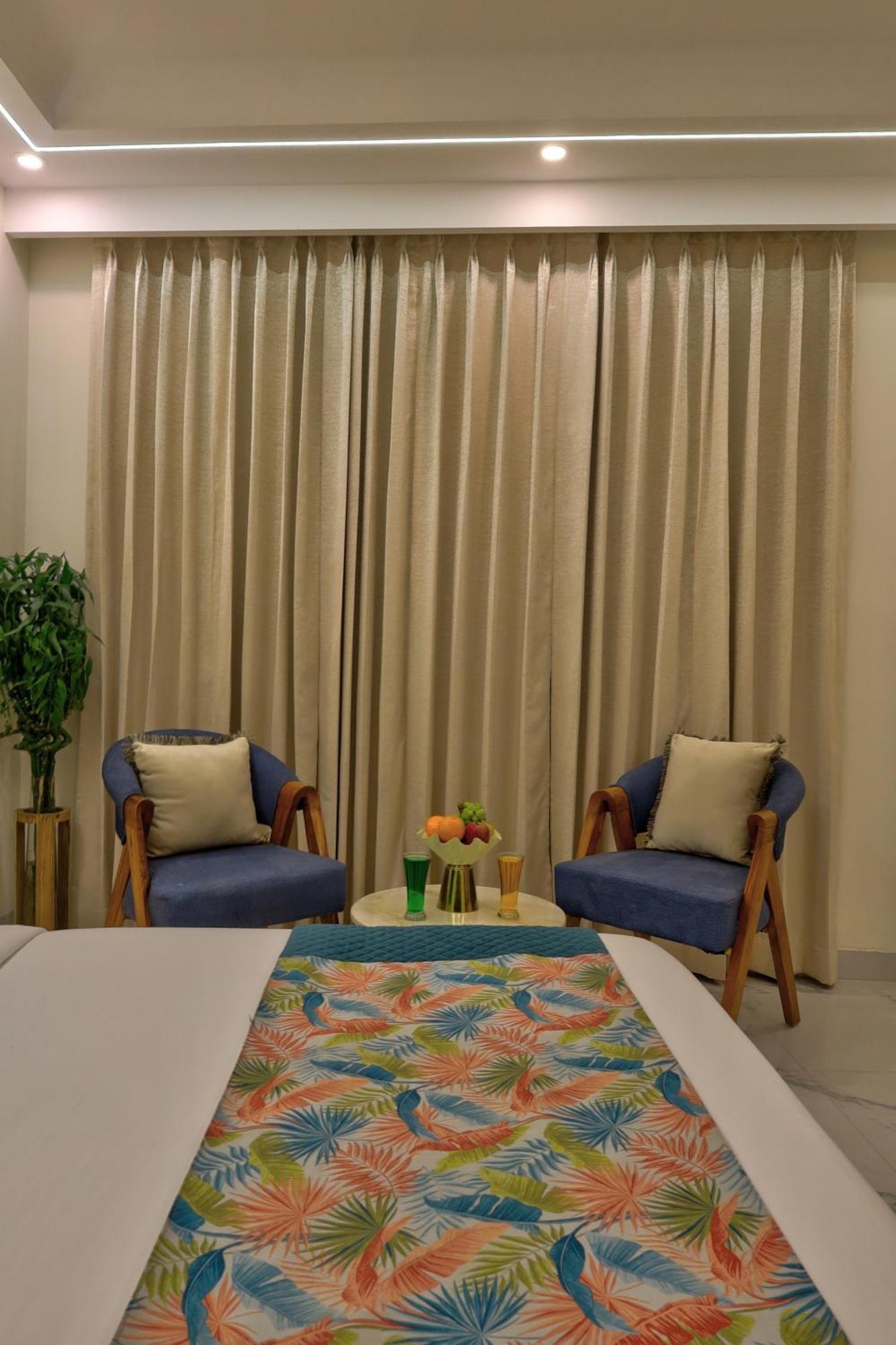 Hotel East Residency Aerocity Delhi Airport 4* New Delhi