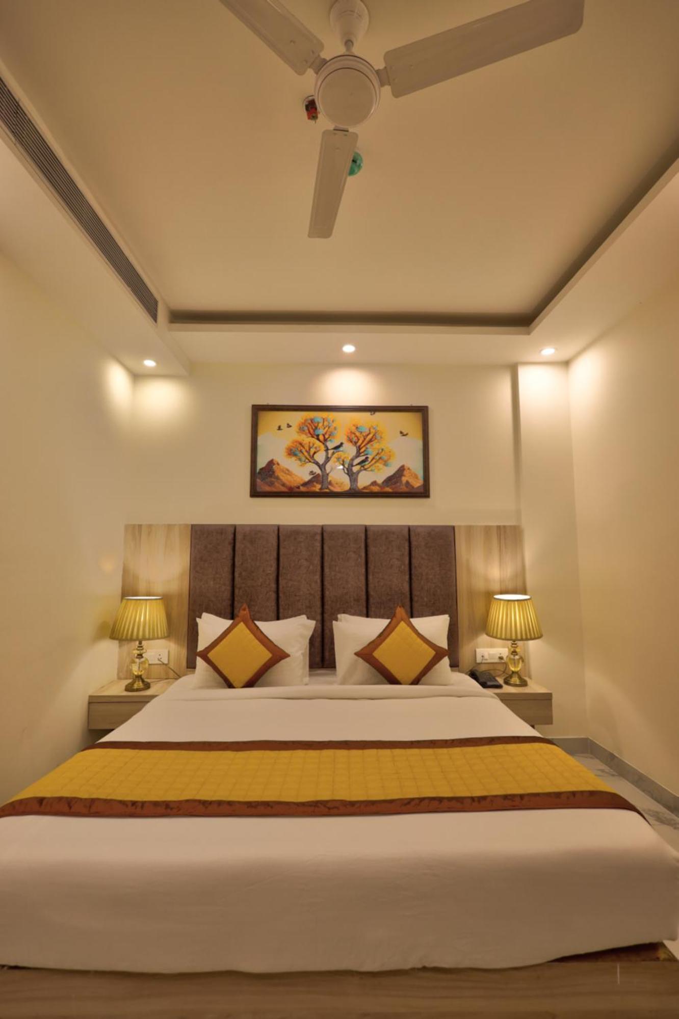 Hotel East Residency Aerocity Delhi Airport 4* New Delhi