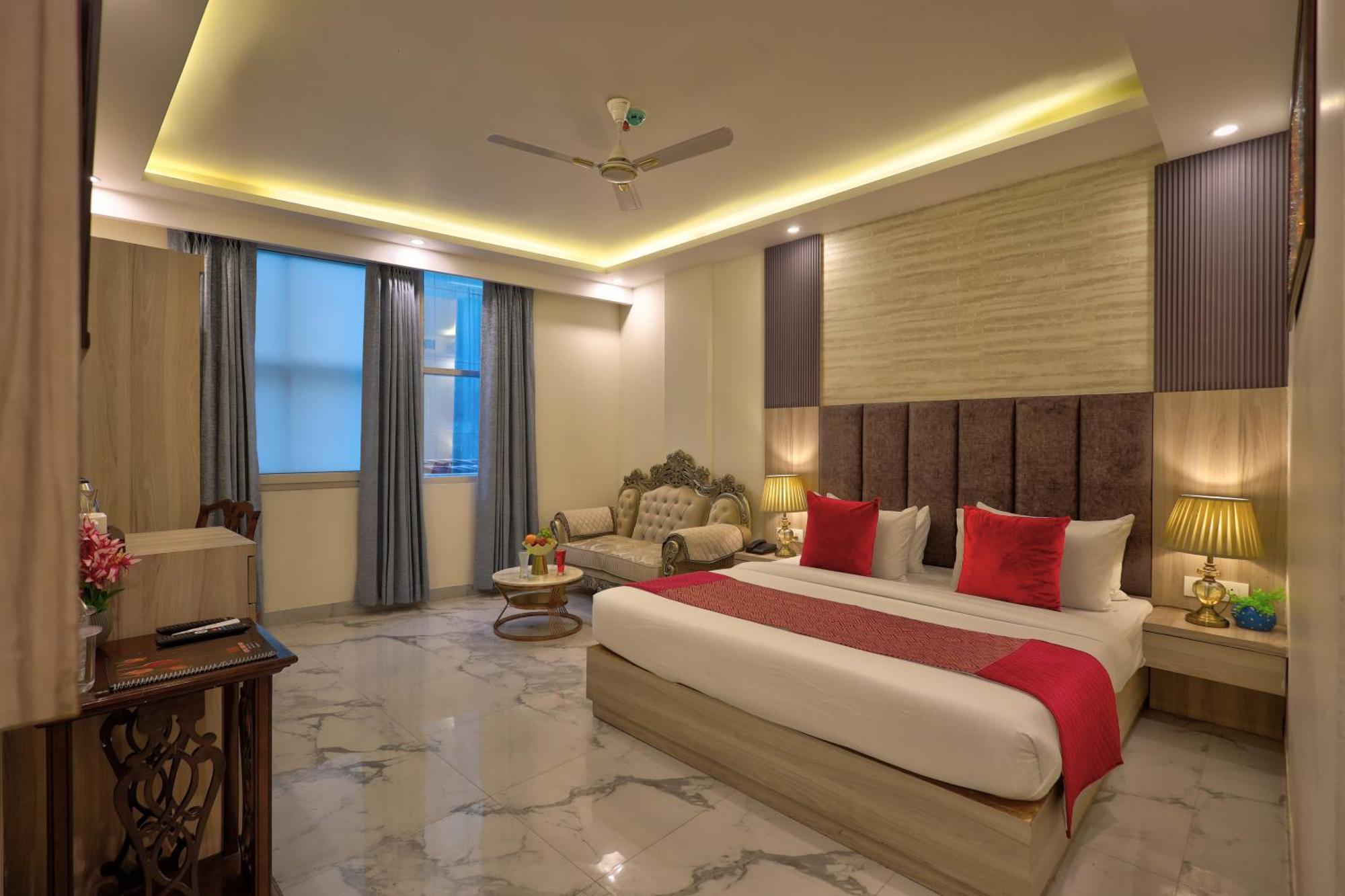 Hotel East Residency Aerocity Delhi Airport 4* New Delhi