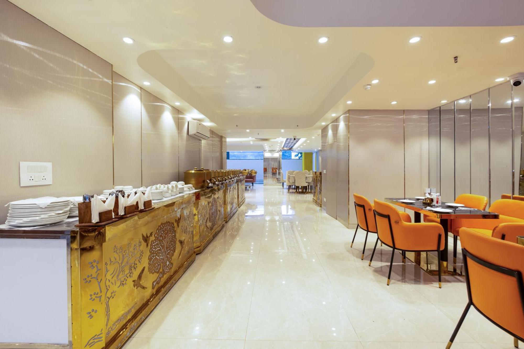 Hotel East Residency Aerocity Delhi Airport 4* New Delhi