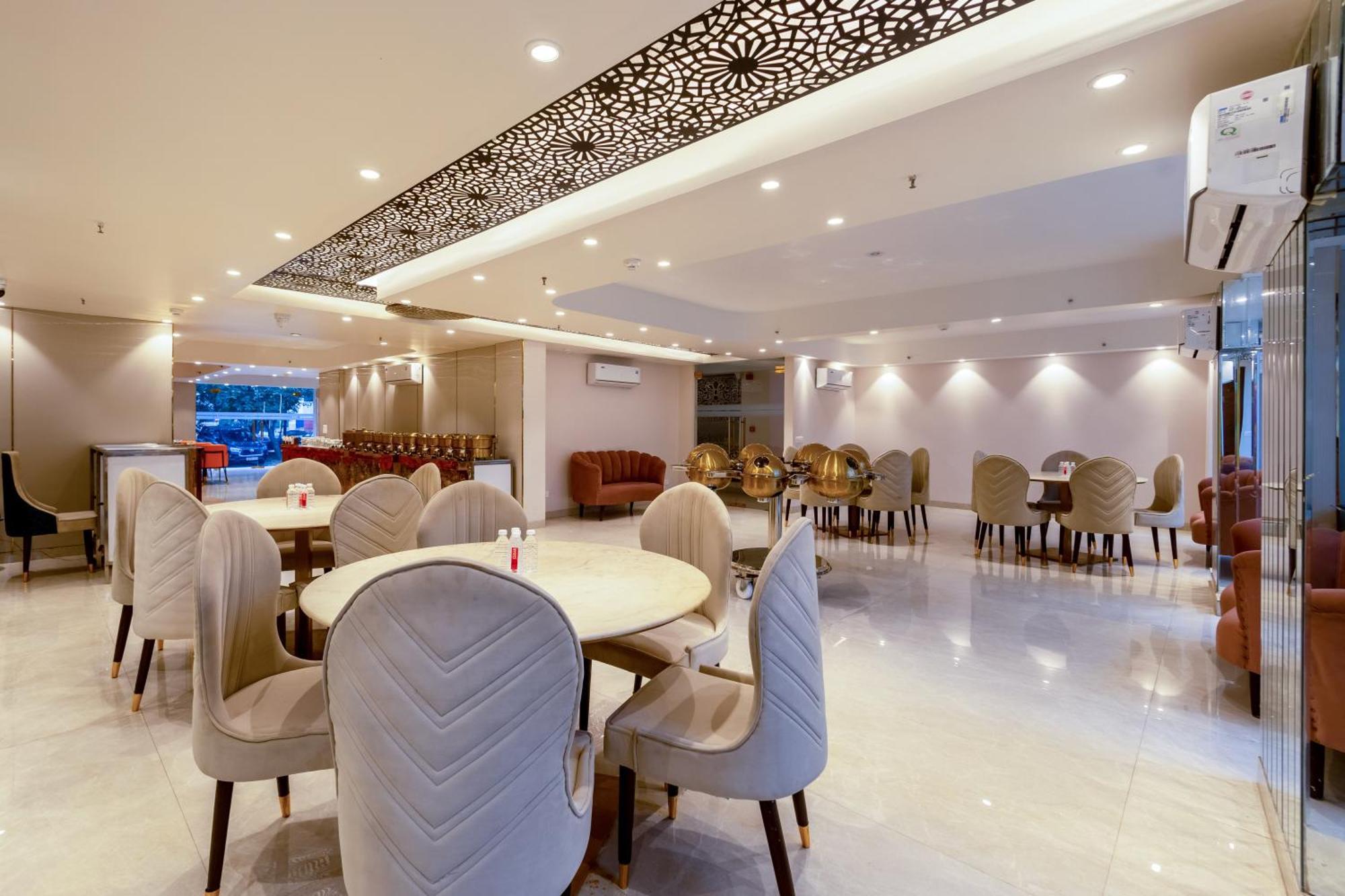 Hotel East Residency Aerocity Delhi Airport 4*